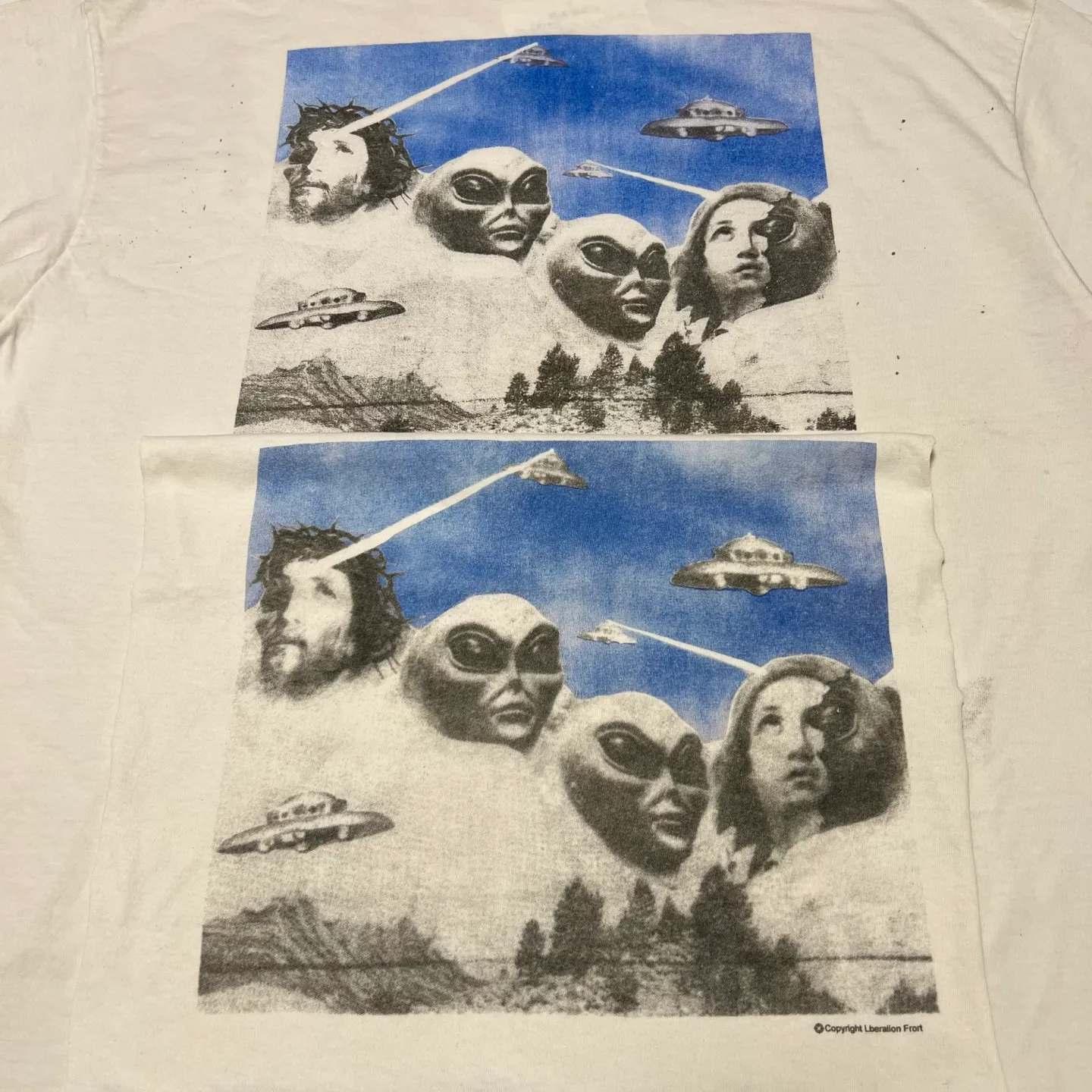 Printing pattern SAINT Mxxxxxx × Sean Wotherspoon SW_SS TEE/KIKI/WHT Alien Crisis/Alien President Mountain TEE Off-white S-XL Super handsome co-branded alien printing design Correct version Customized SW co-branded accessories Cylindrical side seam high weight fabric Enzyme heavy washing water distressing Handmade ready-made clothing graffiti splash ink